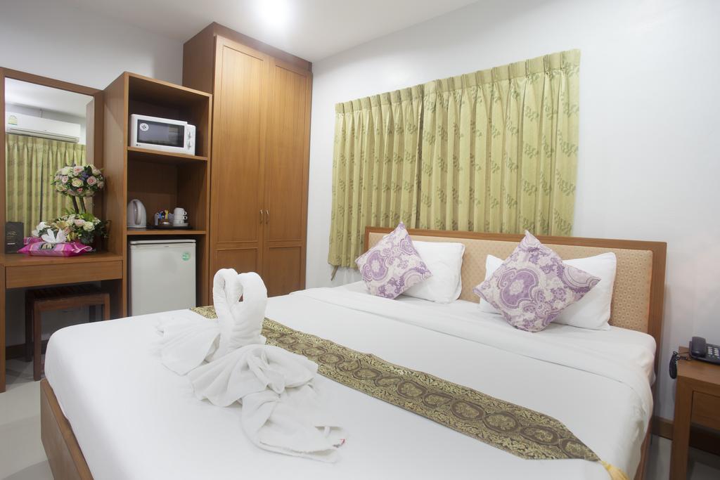 Hip Yaya Residences Patong Екстер'єр фото