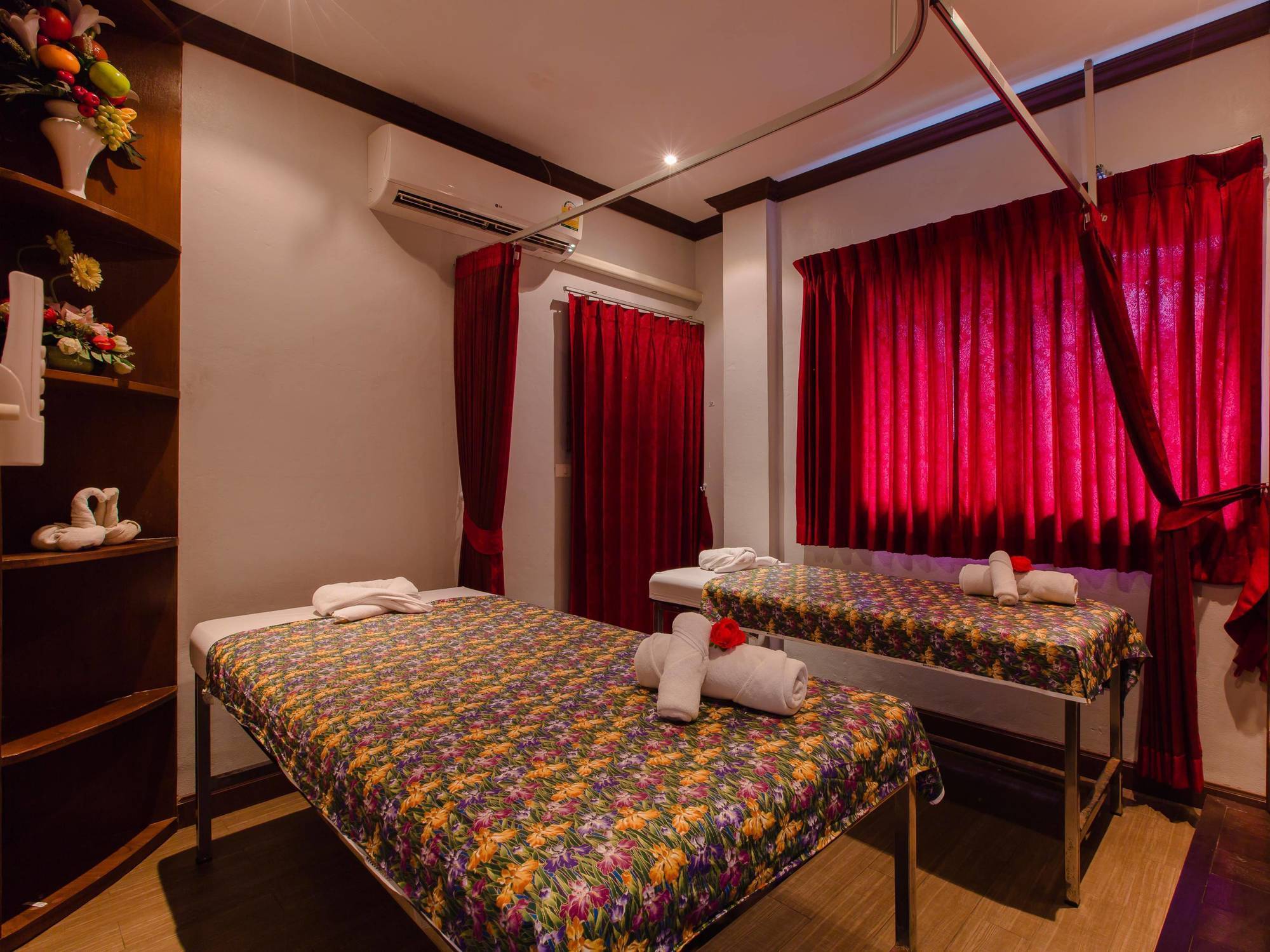 Hip Yaya Residences Patong Екстер'єр фото