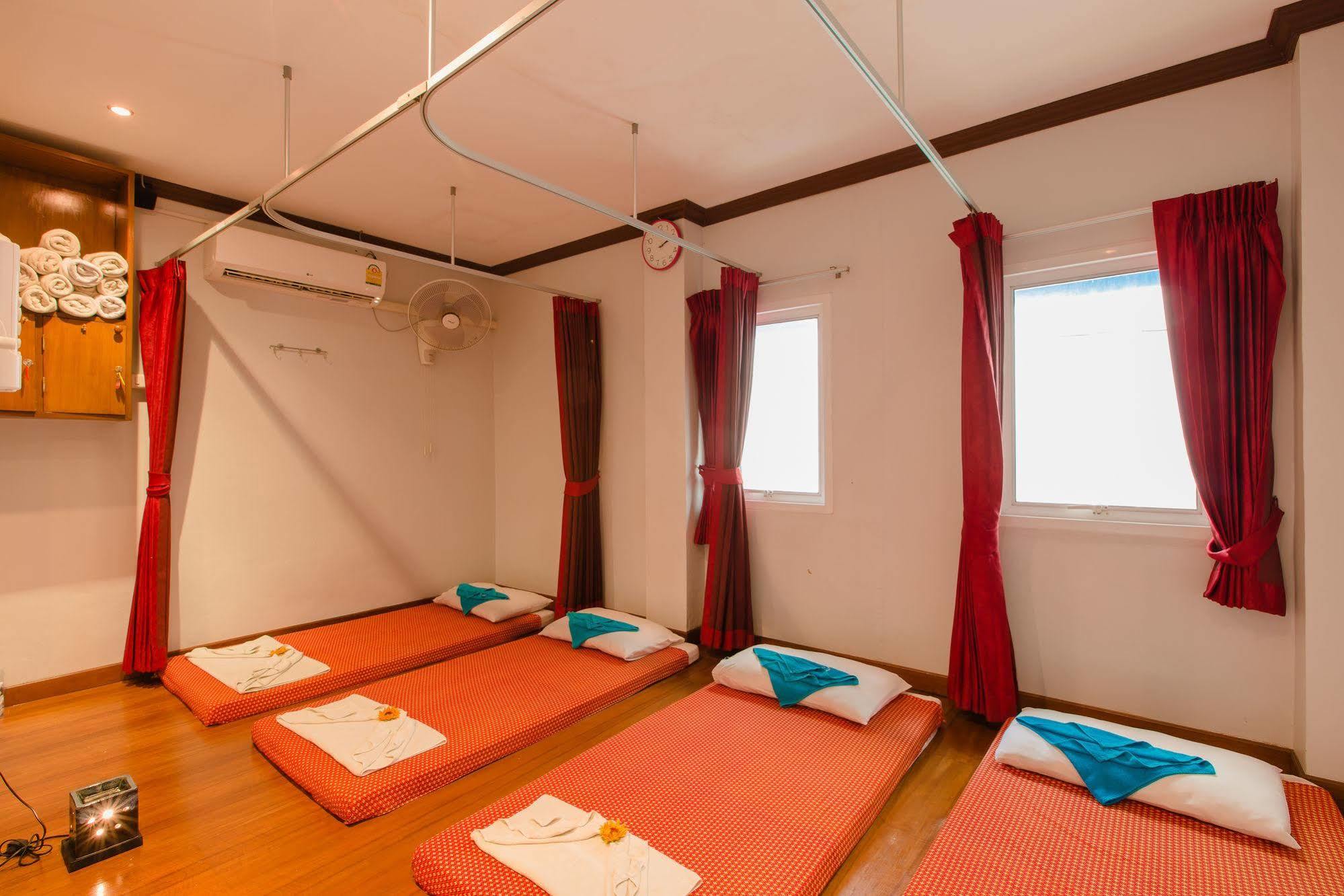 Hip Yaya Residences Patong Екстер'єр фото