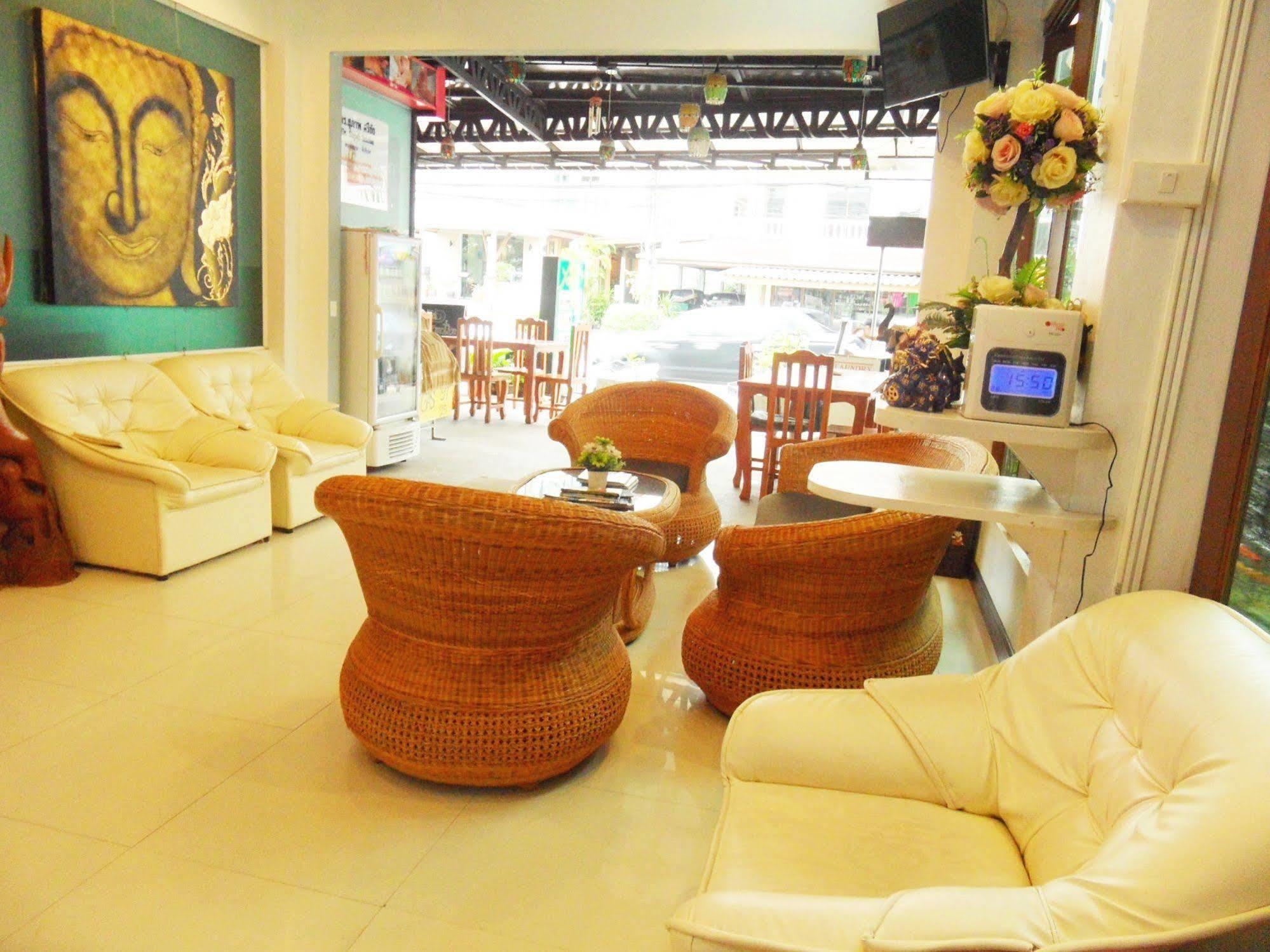 Hip Yaya Residences Patong Екстер'єр фото