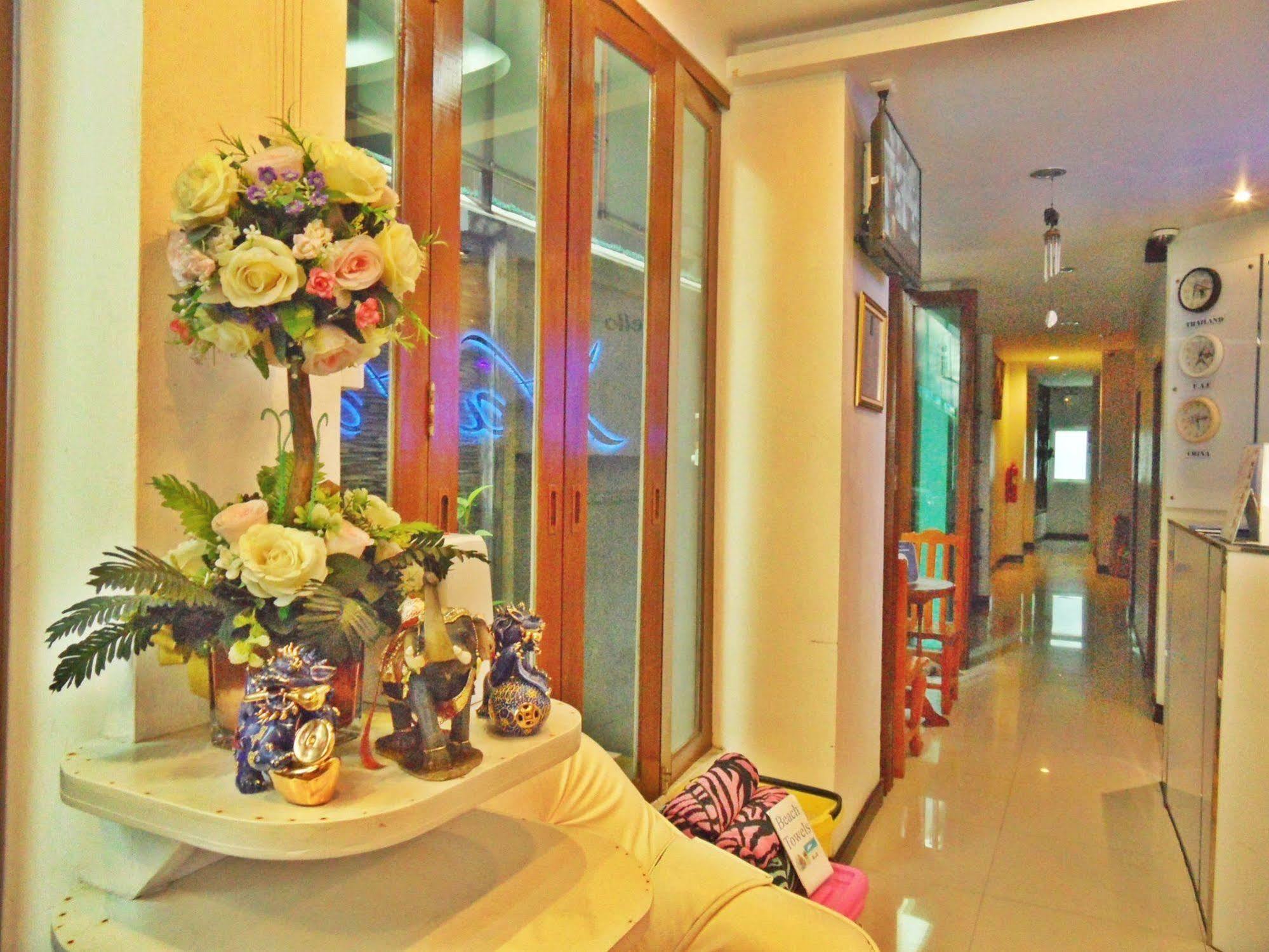Hip Yaya Residences Patong Екстер'єр фото